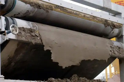 聚丙稀銑胺適用哪幾種污泥脫水機(jī)？詳解疊螺式污泥脫水機(jī)、板框壓濾機(jī)、帶式壓濾機(jī)、離心式脫泥機(jī)